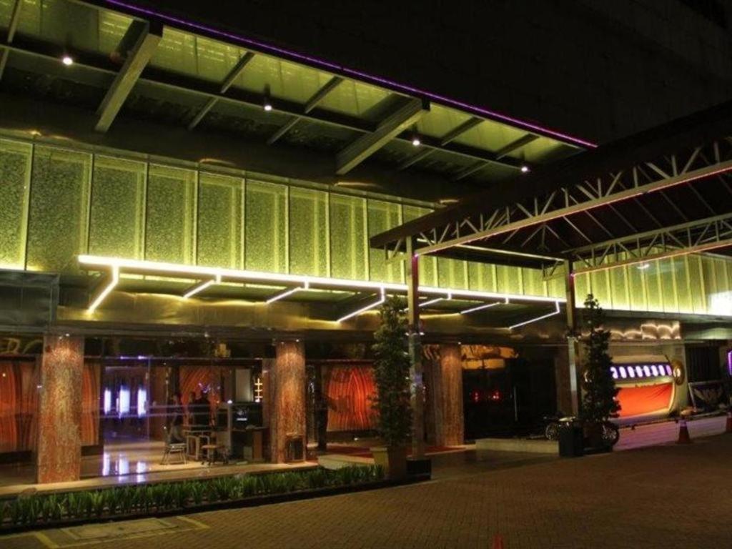 108 Hotel By Him Yakarta Exterior foto